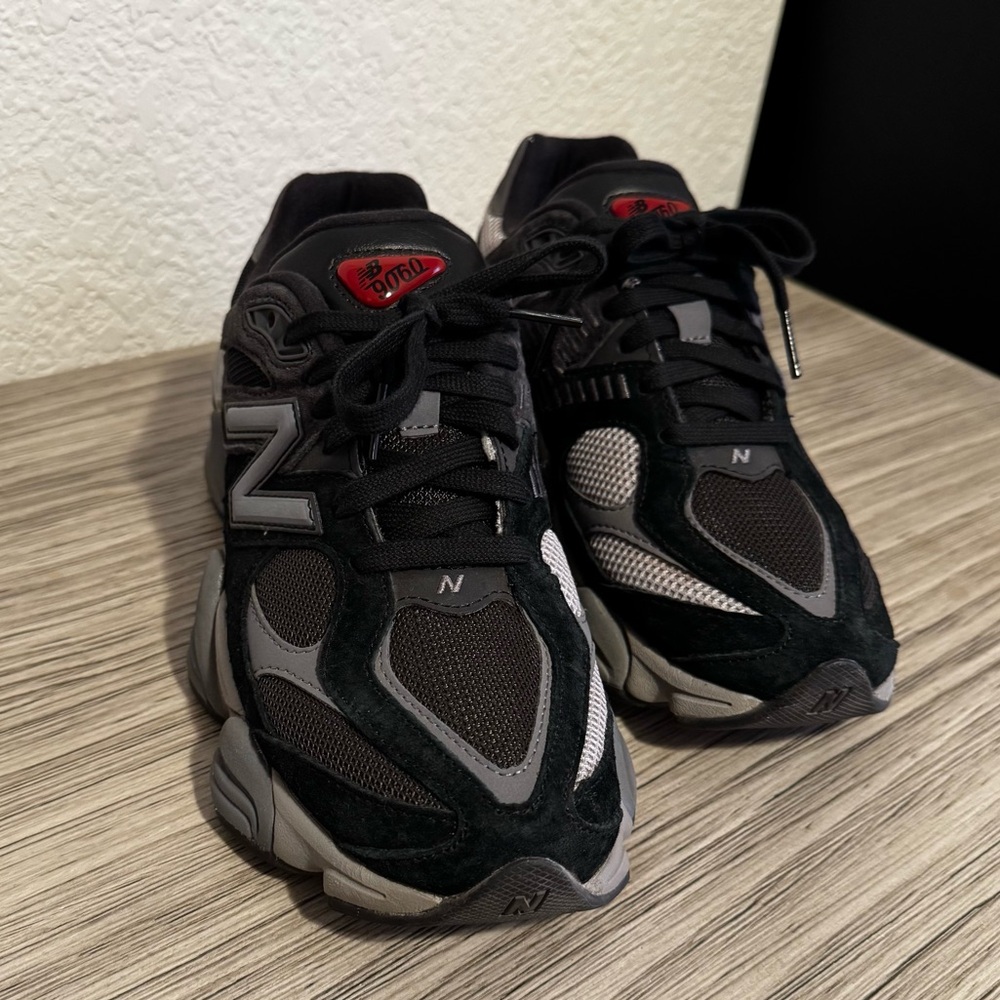 Women’s New Balance 9060